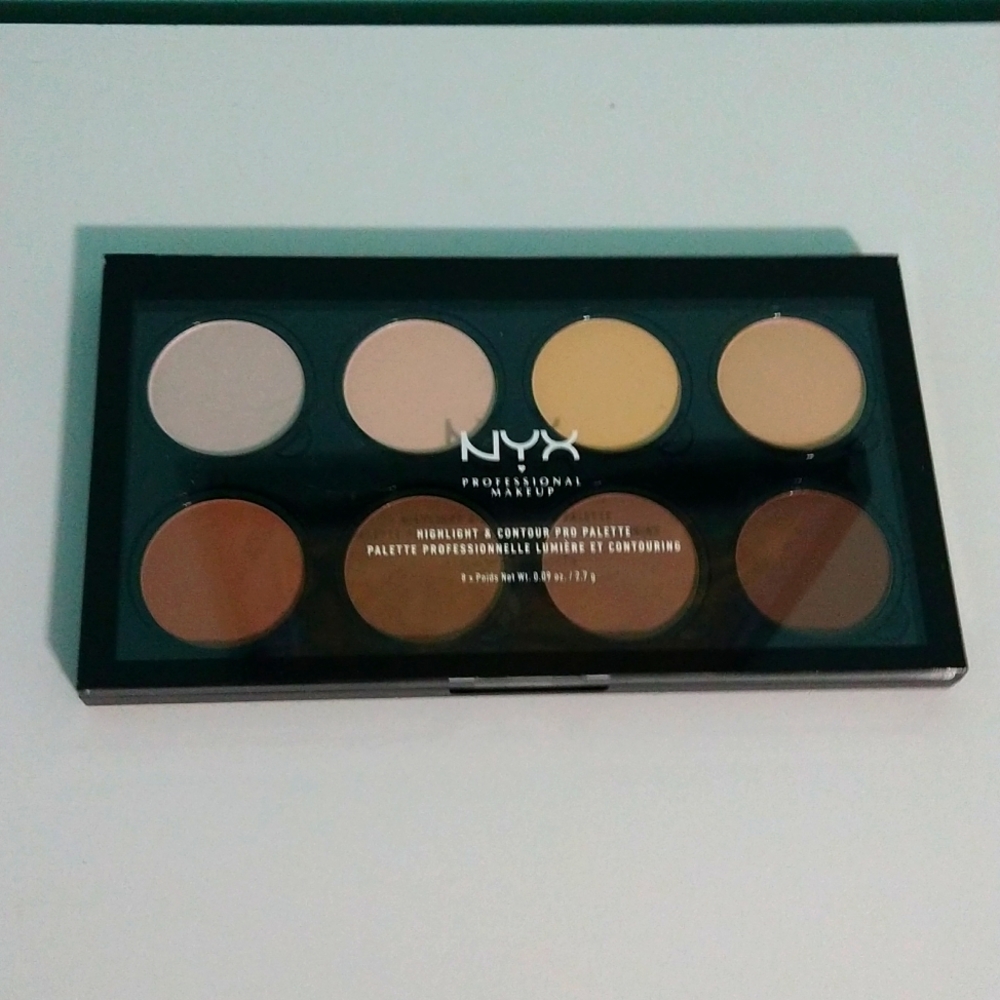 NYX Professional Makeup Highlight & Contour Pro Palette